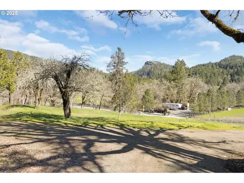 7941 Upper Olalla Road Winston OR 97496