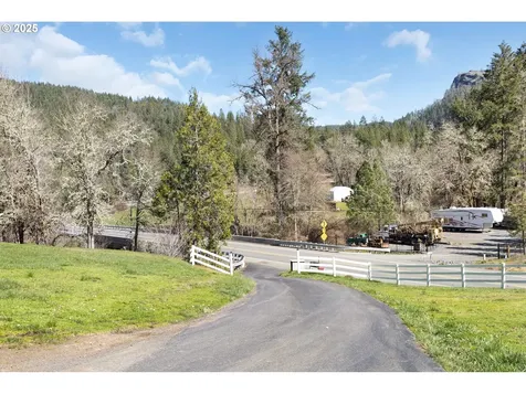 7941 Upper Olalla Road Winston OR 97496