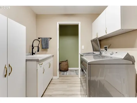 41929 Deerhorn Road Springfield OR 97478