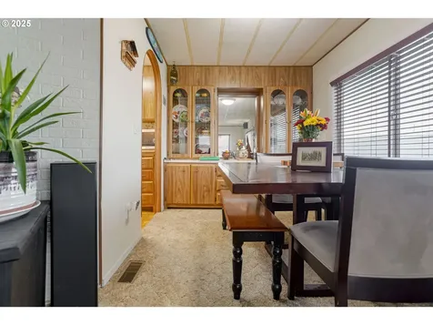 5422 Portland Road NE Salem OR 97305