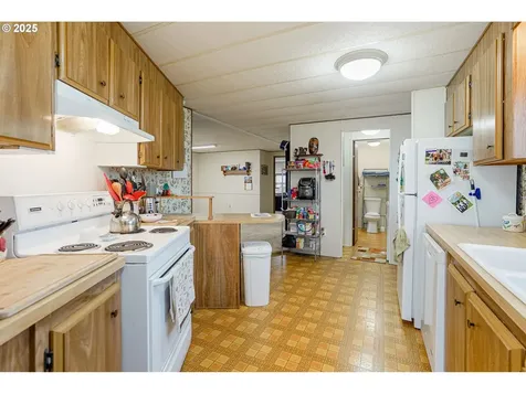 5422 Portland Road NE Salem OR 97305