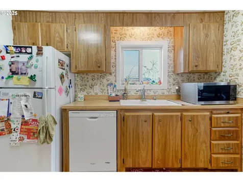 5422 Portland Road NE Salem OR 97305