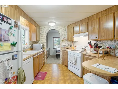 5422 Portland Road NE Salem OR 97305