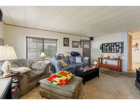 5422 Portland Road NE Salem OR 97305
