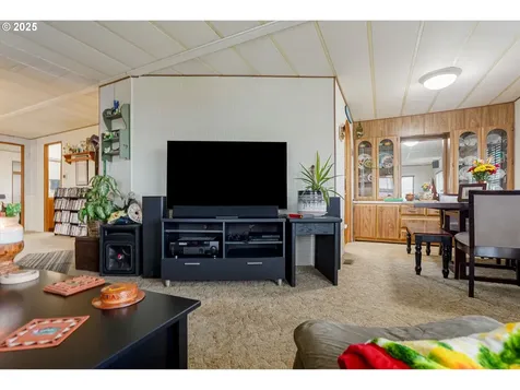 5422 Portland Road NE Salem OR 97305