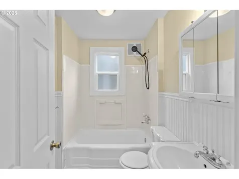 4737 SE 28th Avenue Portland OR 97202