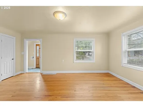 4737 SE 28th Avenue Portland OR 97202