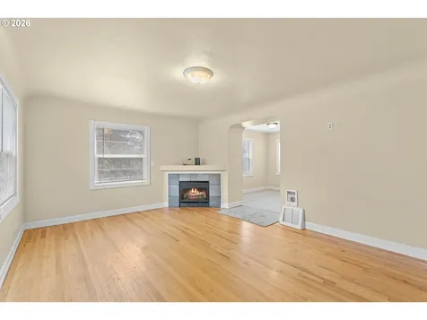 4737 SE 28th Avenue Portland OR 97202