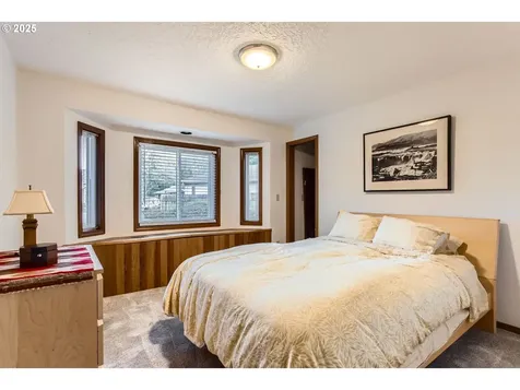 2433 NE 163rd Avenue Portland OR 97230