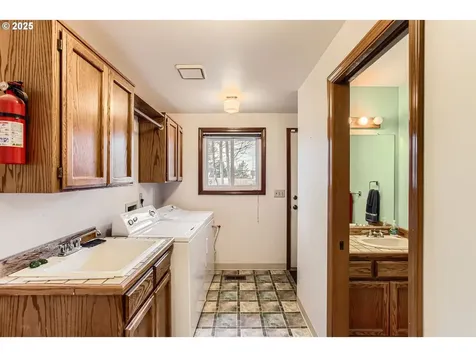 2433 NE 163rd Avenue Portland OR 97230