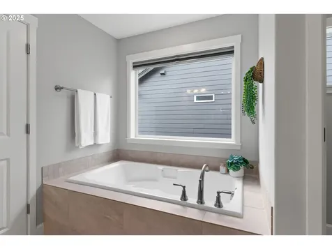 16610 NE 95th Street Vancouver WA 98682