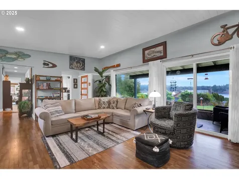 89222 Sutton Lake Drive Florence OR 97439