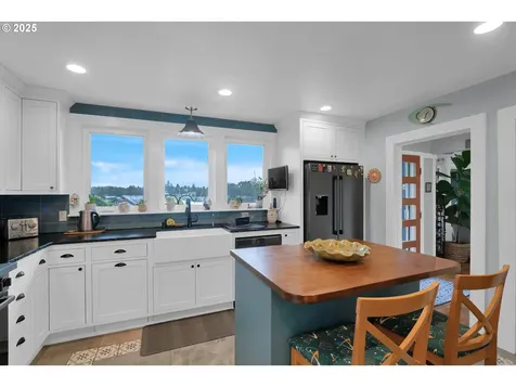 89222 Sutton Lake Drive Florence OR 97439