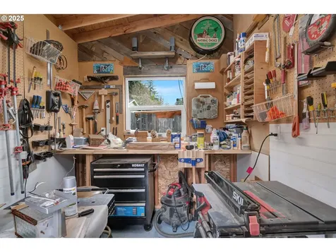 89222 Sutton Lake Drive Florence OR 97439