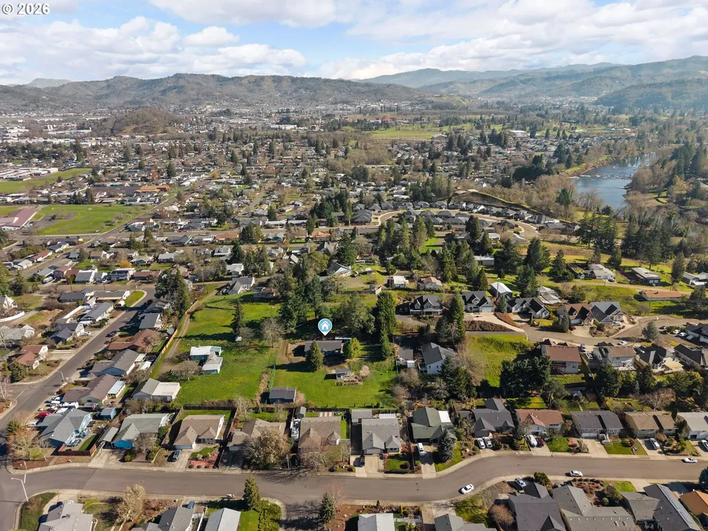 1378 NW Grove Street Roseburg OR 97471