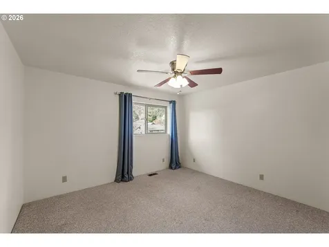 1378 NW Grove Street Roseburg OR 97471