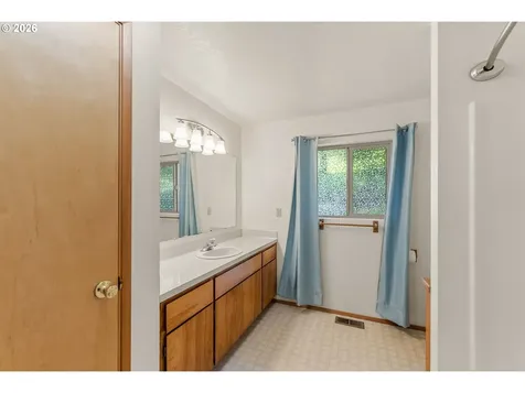 1378 NW Grove Street Roseburg OR 97471