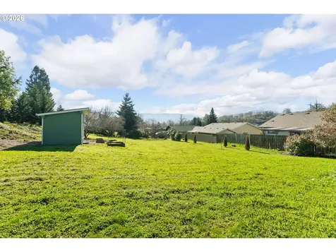 1378 NW Grove Street Roseburg OR 97471