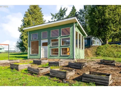 1378 NW Grove Street Roseburg OR 97471