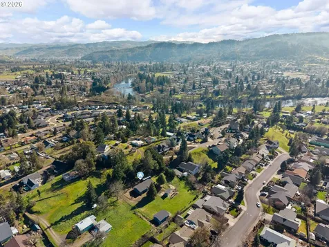 1378 NW Grove Street Roseburg OR 97471