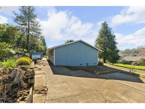 1378 NW Grove Street Roseburg OR 97471