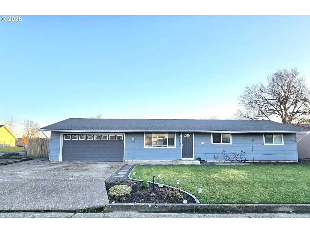 390 N 7th Place Harrisburg OR 97446