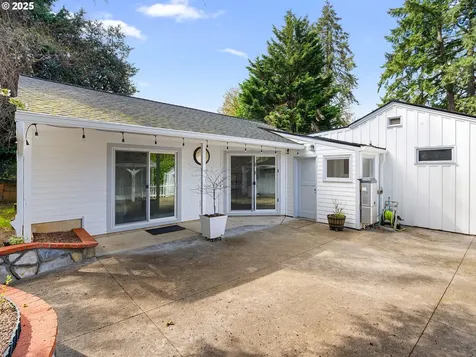 8920 SW 9th Drive Portland OR 97219