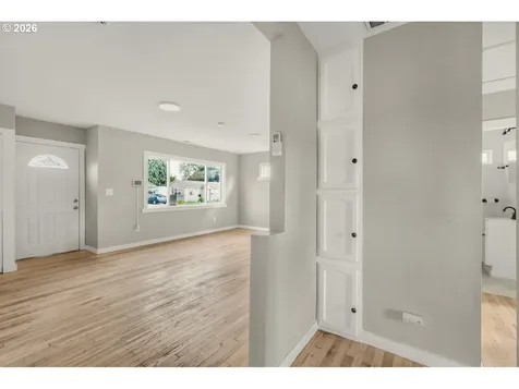 1001 S 6th Avenue Kelso WA 98626