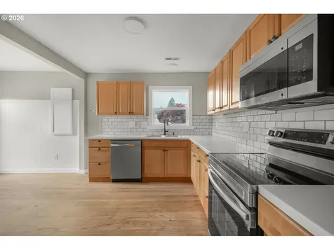 1001 S 6th Avenue Kelso WA 98626