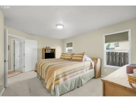 12717 SE Bluff Drive Clackamas OR 97015
