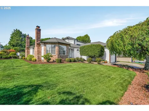 12717 SE Bluff Drive Clackamas OR 97015