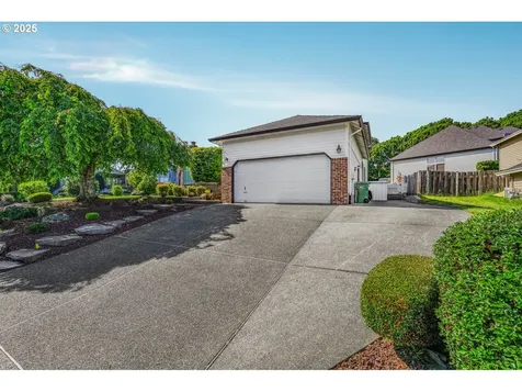12717 SE Bluff Drive Clackamas OR 97015