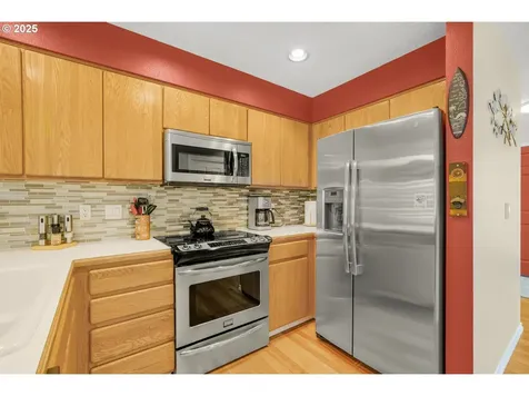 12717 SE Bluff Drive Clackamas OR 97015