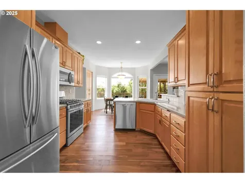 2290 33rd Street Springfield OR 97477