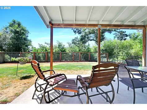 2290 33rd Street Springfield OR 97477