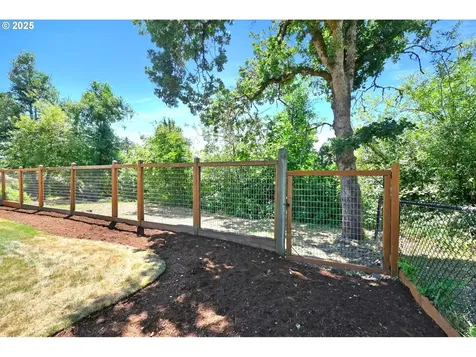2290 33rd Street Springfield OR 97477