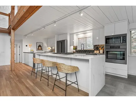3049 SW 36th Avenue Portland OR 97221
