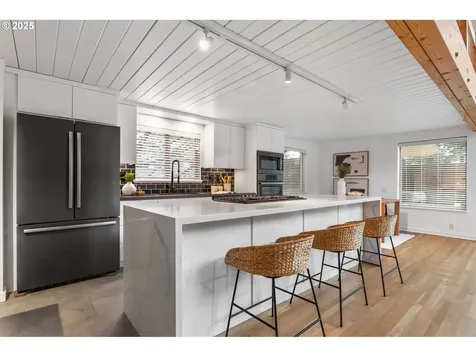 3049 SW 36th Avenue Portland OR 97221
