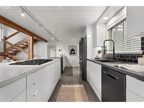 3049 SW 36th Avenue Portland OR 97221