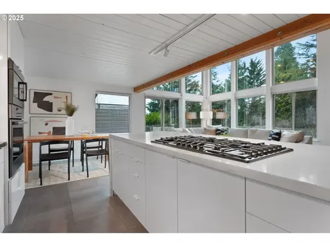 3049 SW 36th Avenue Portland OR 97221