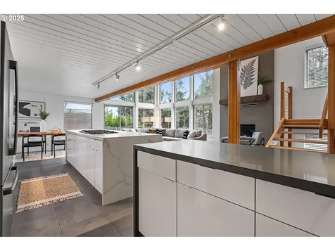 3049 SW 36th Avenue Portland OR 97221