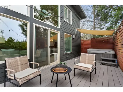3049 SW 36th Avenue Portland OR 97221