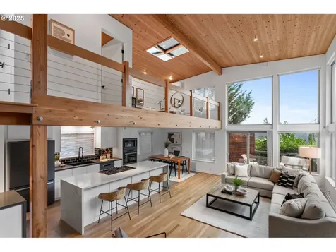 3049 SW 36th Avenue Portland OR 97221