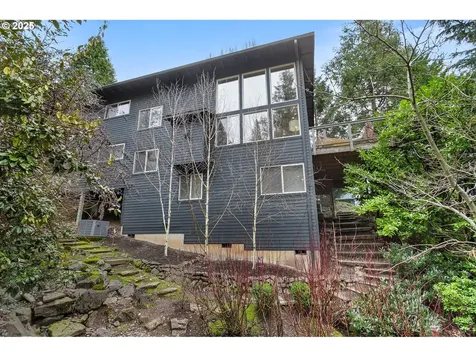 3049 SW 36th Avenue Portland OR 97221