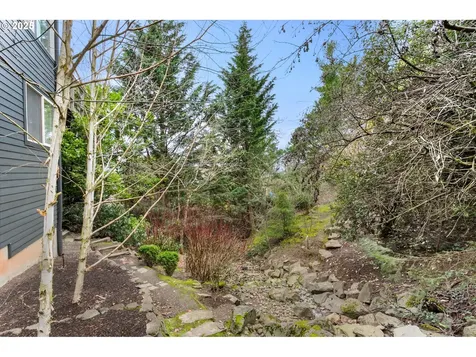 3049 SW 36th Avenue Portland OR 97221