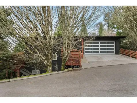 3049 SW 36th Avenue Portland OR 97221