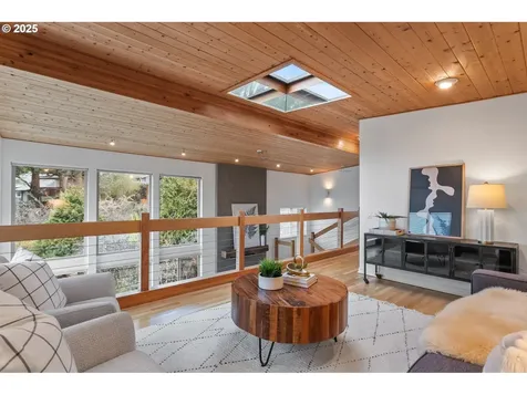 3049 SW 36th Avenue Portland OR 97221
