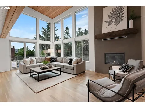 3049 SW 36th Avenue Portland OR 97221