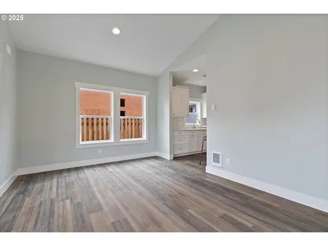 323 SE Oar Avenue Lincoln City OR 97367