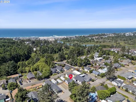 323 SE Oar Avenue Lincoln City OR 97367